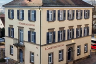 Besser erkennbar: Au&szlig;enbeschriftung verwirklicht